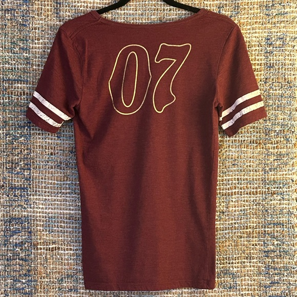 Harry Potter Gryffindor Tee Shirt - Picture 2 of 5